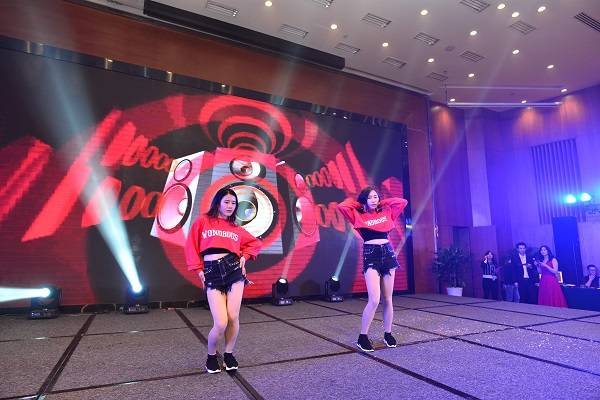 15图为迎春晚会舞蹈《Goodtime》.jpg 15图为迎春晚会舞蹈《Goodtime》.jpg
