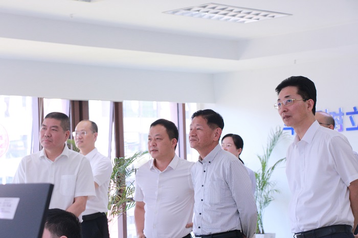 F:\yf\万搏（中国）
人.官网oa推文及图片4\2405\福建财政厅副厅长\选.jpg